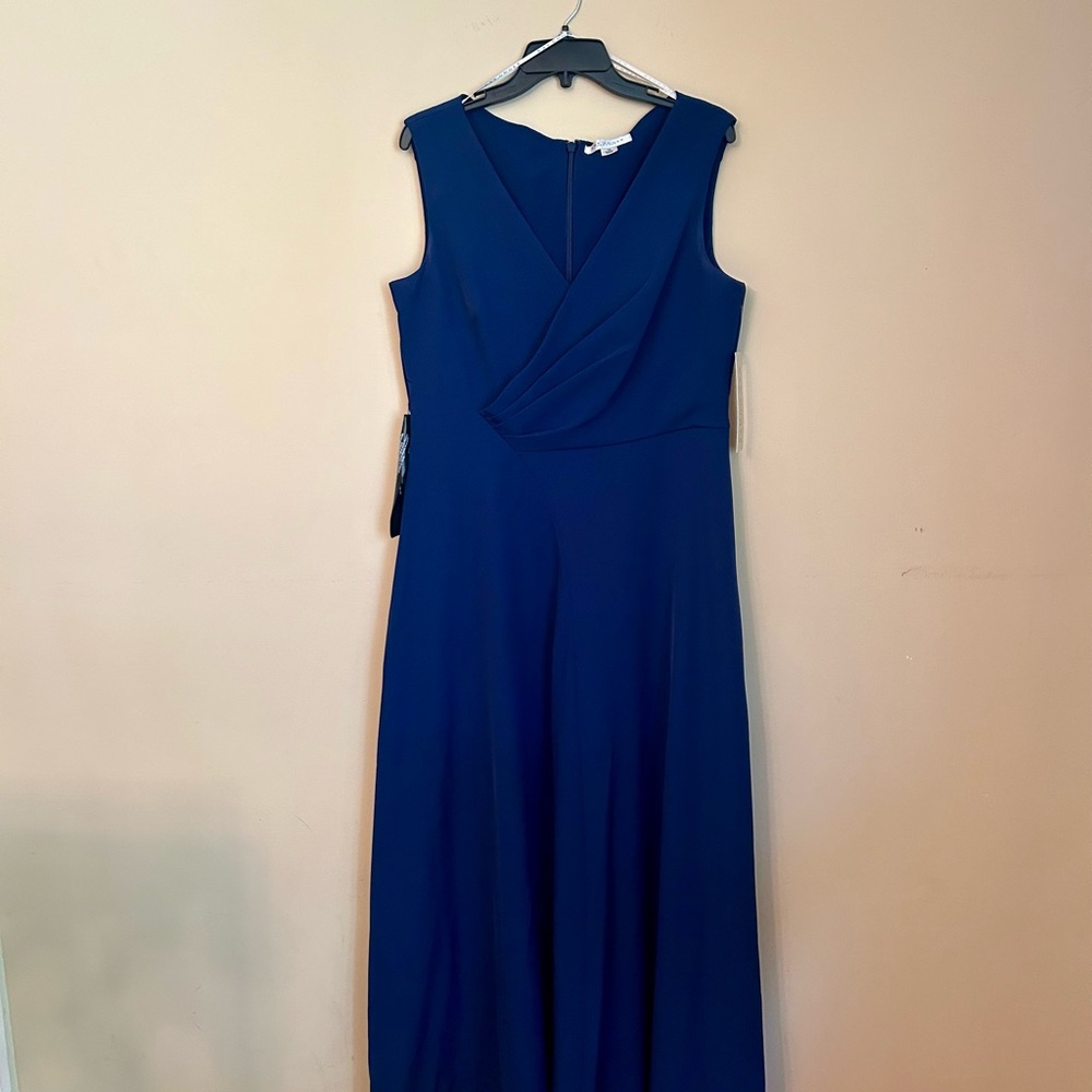 Kay Unger Sleeveless Maxi Dress